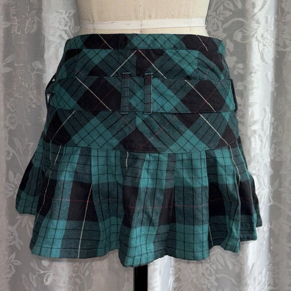 Y2K Style Mini Skirt - Picture 2 of 2